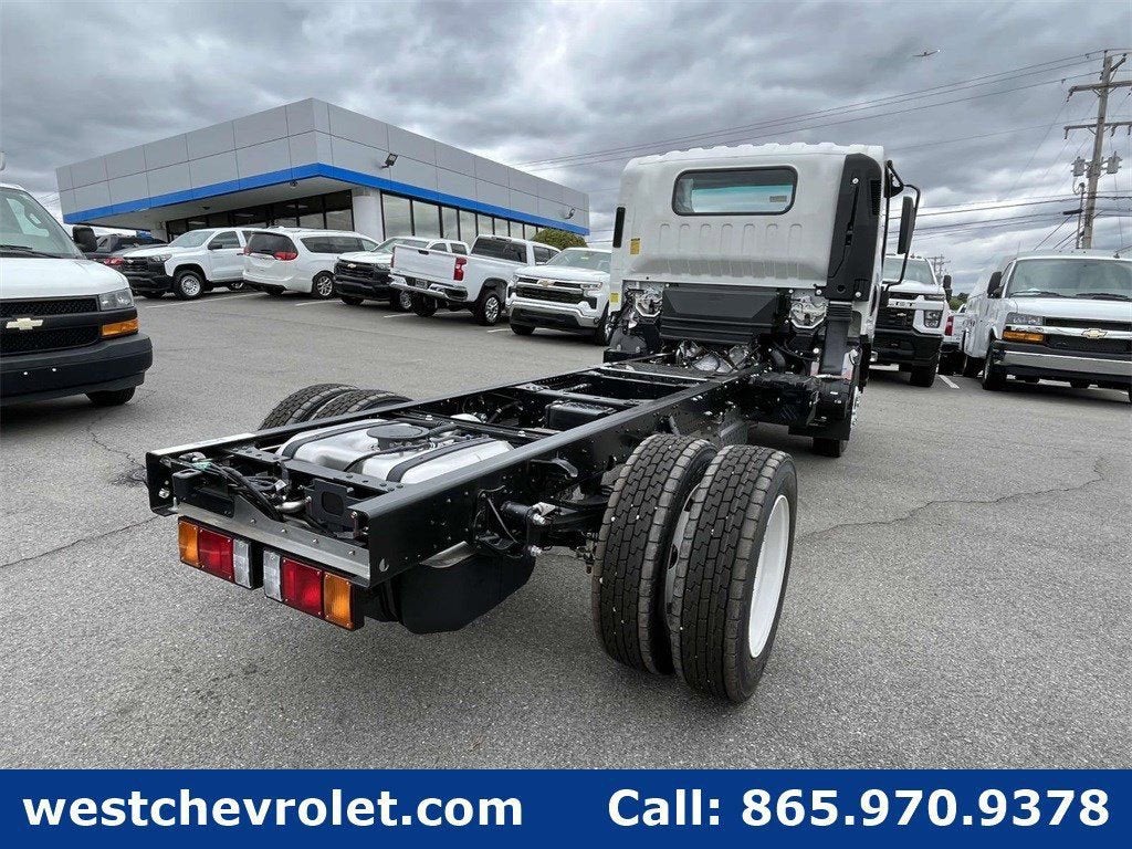 2024 Chevrolet Low Cab Forward 4500 Base