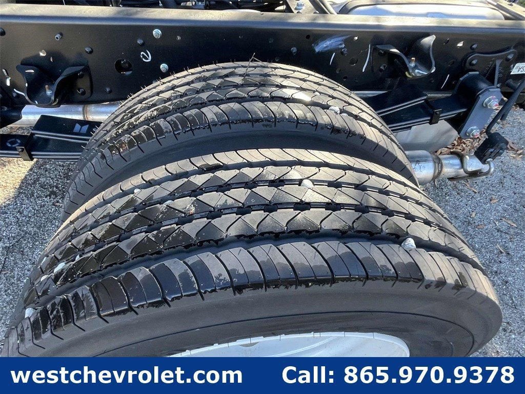 2025 Chevrolet Low Cab Forward 4500 1WT