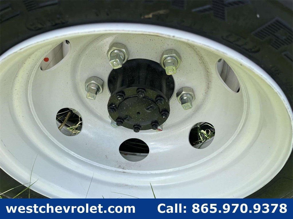 2024 Chevrolet Low Cab Forward 4500 Base