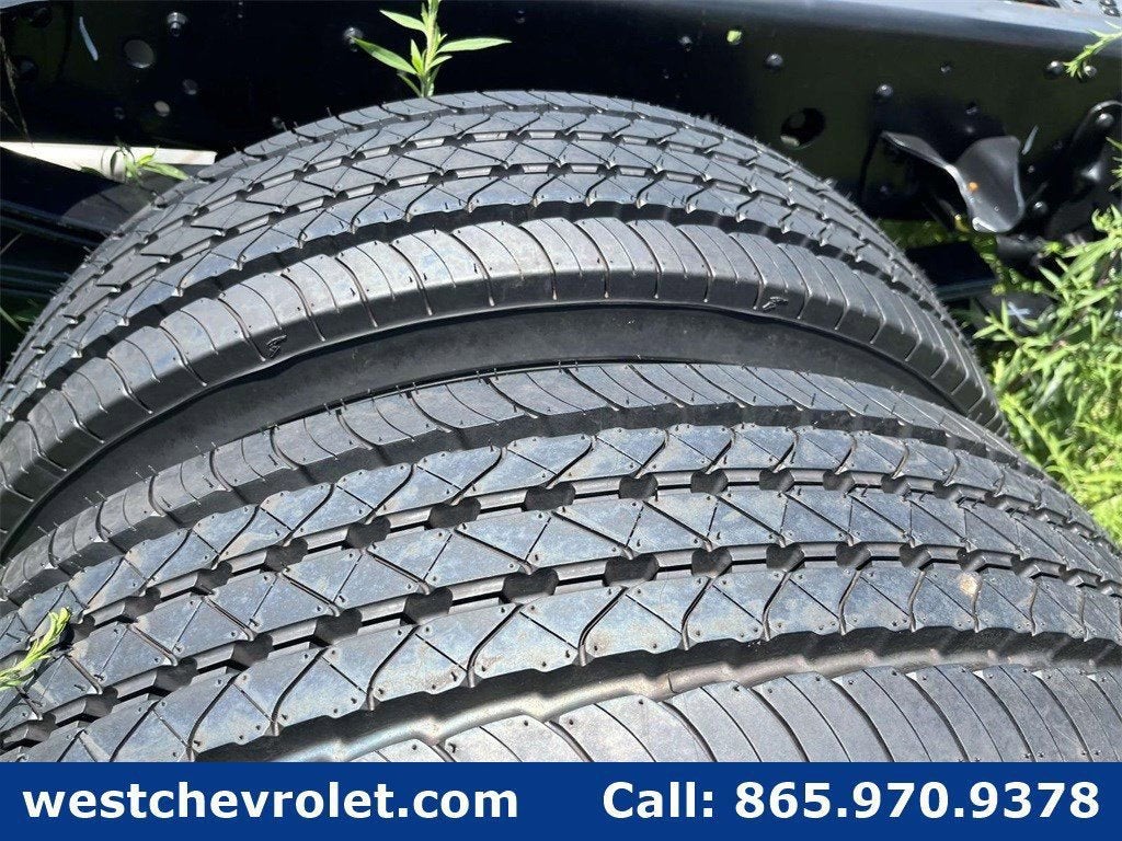 2024 Chevrolet Low Cab Forward 4500 Base