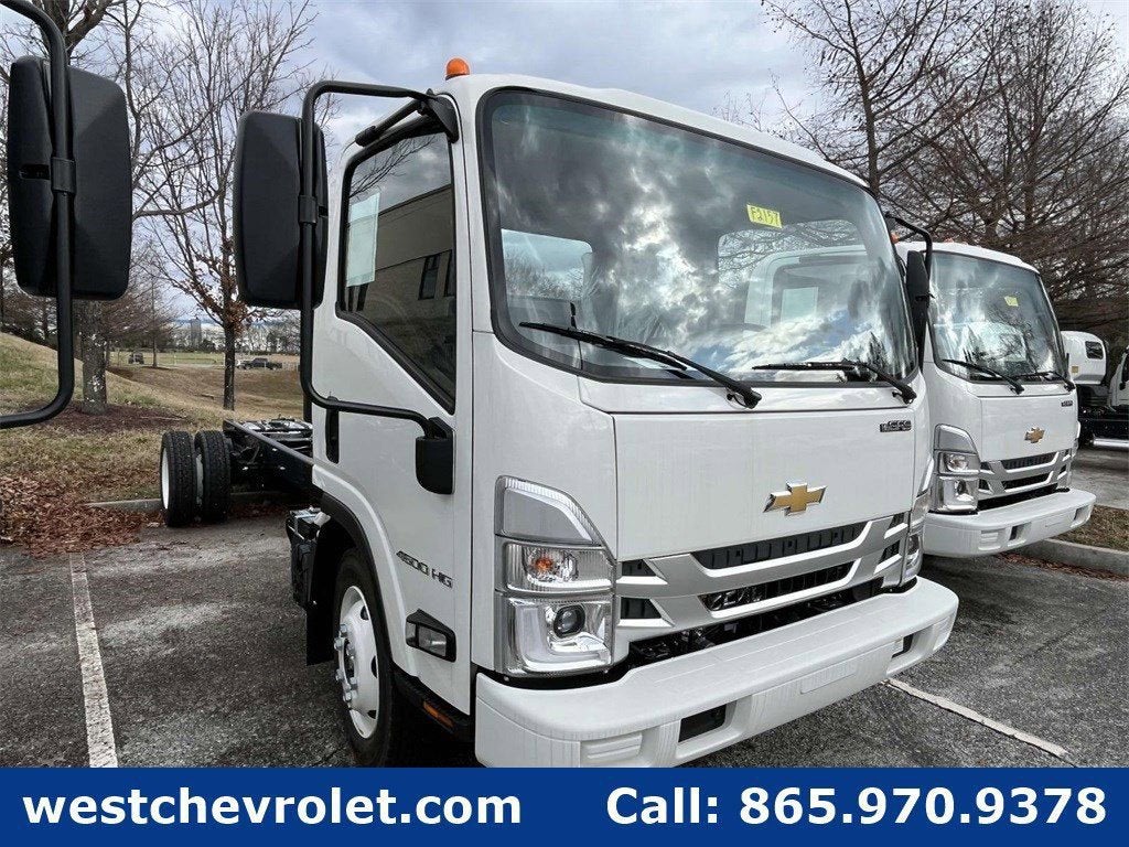 2025 Chevrolet Low Cab Forward 4500 Base