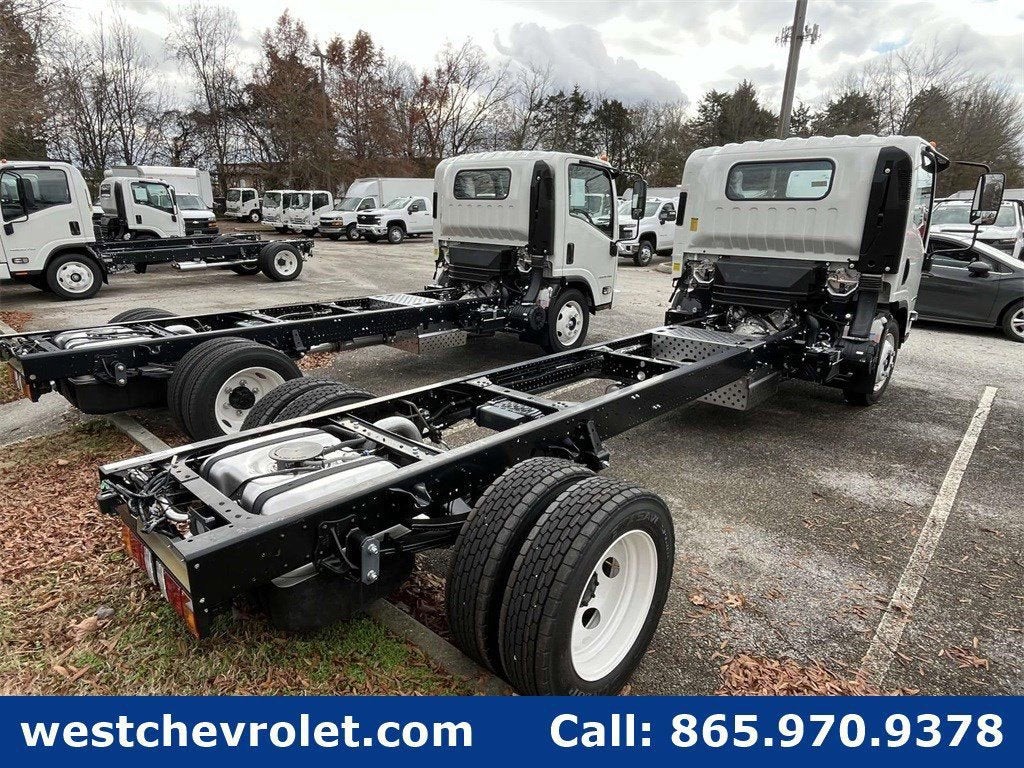 2025 Chevrolet Low Cab Forward 4500 Base