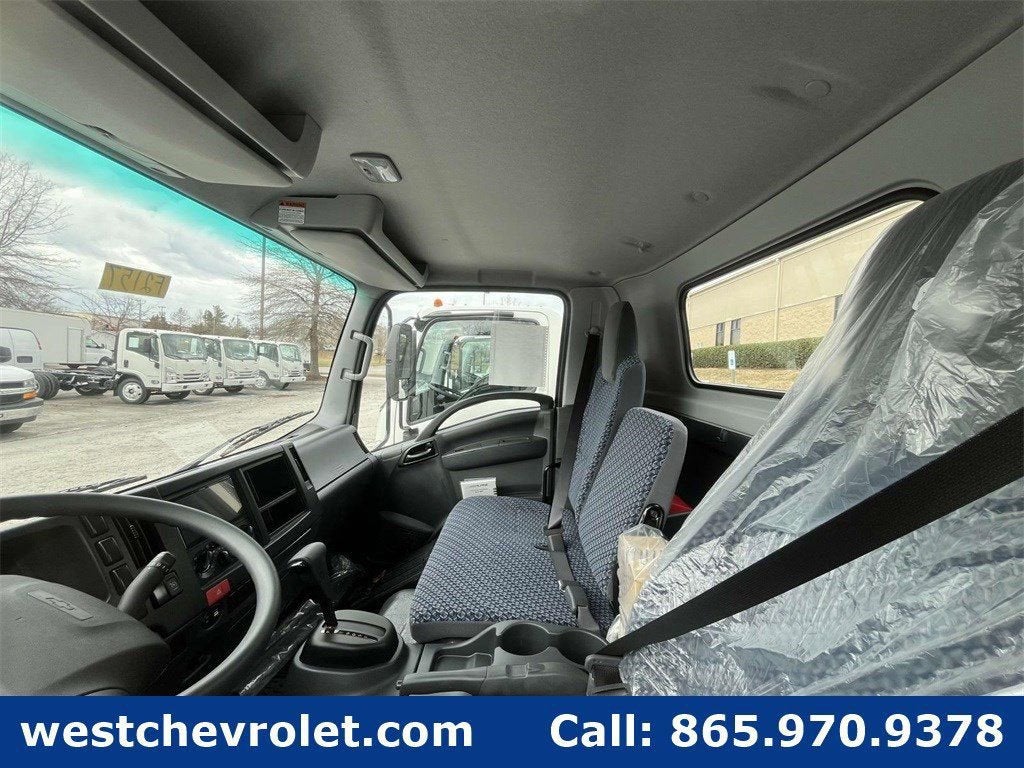 2025 Chevrolet Low Cab Forward 4500 Base