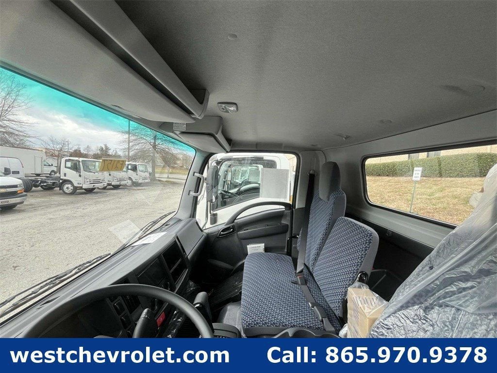 2025 Chevrolet Low Cab Forward 4500 Base