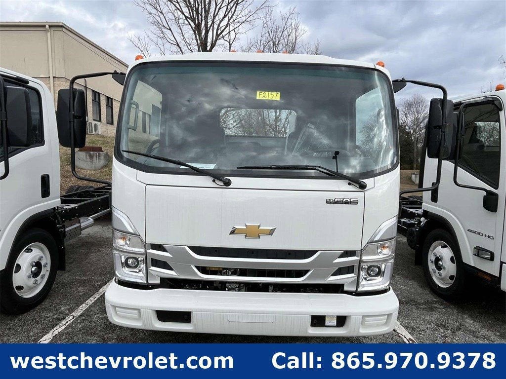 2025 Chevrolet Low Cab Forward 4500 Base