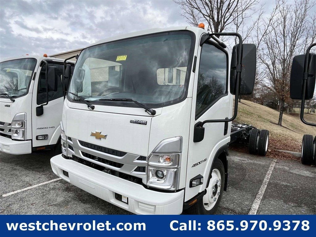 2025 Chevrolet Low Cab Forward 4500 Base