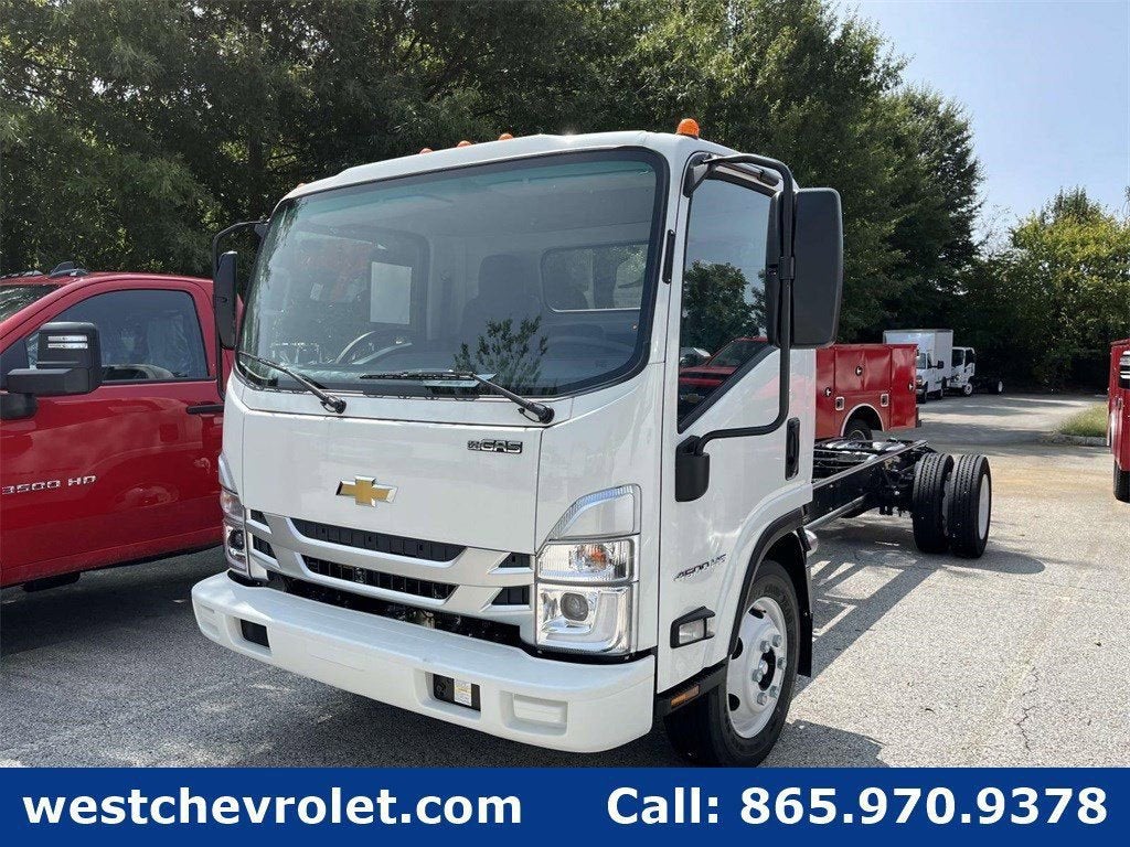2025 Chevrolet Low Cab Forward 4500 1WT