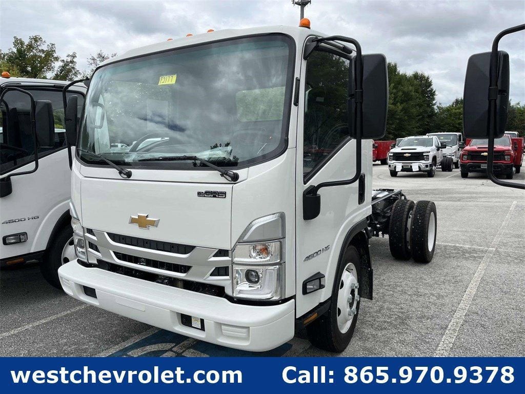 2025 Chevrolet Low Cab Forward 4500 Base