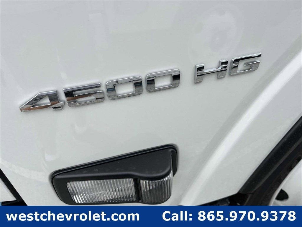 2025 Chevrolet Low Cab Forward 4500 Base