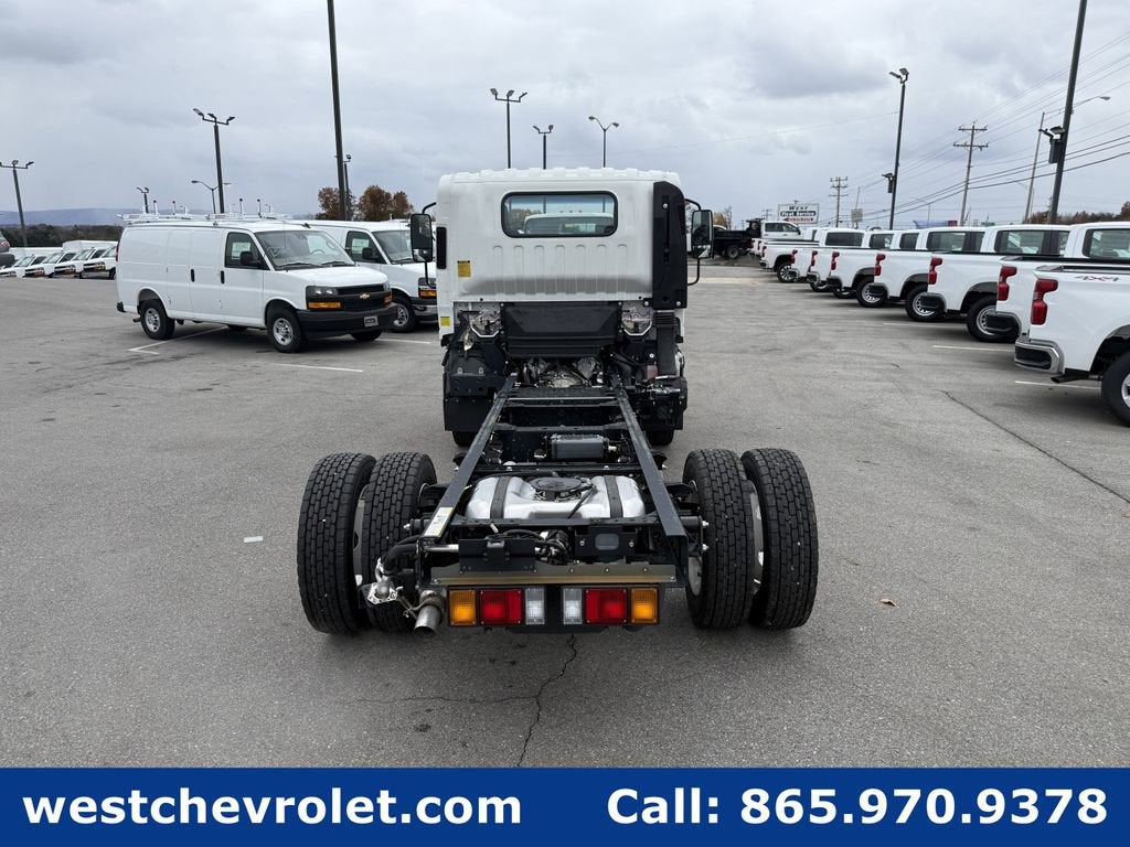 2025 Chevrolet Low Cab Forward 4500 Base