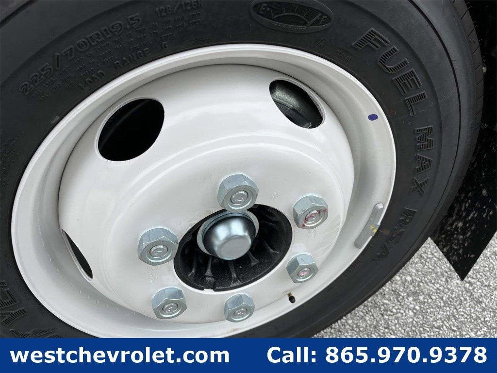 2025 Chevrolet Low Cab Forward 4500 1WT