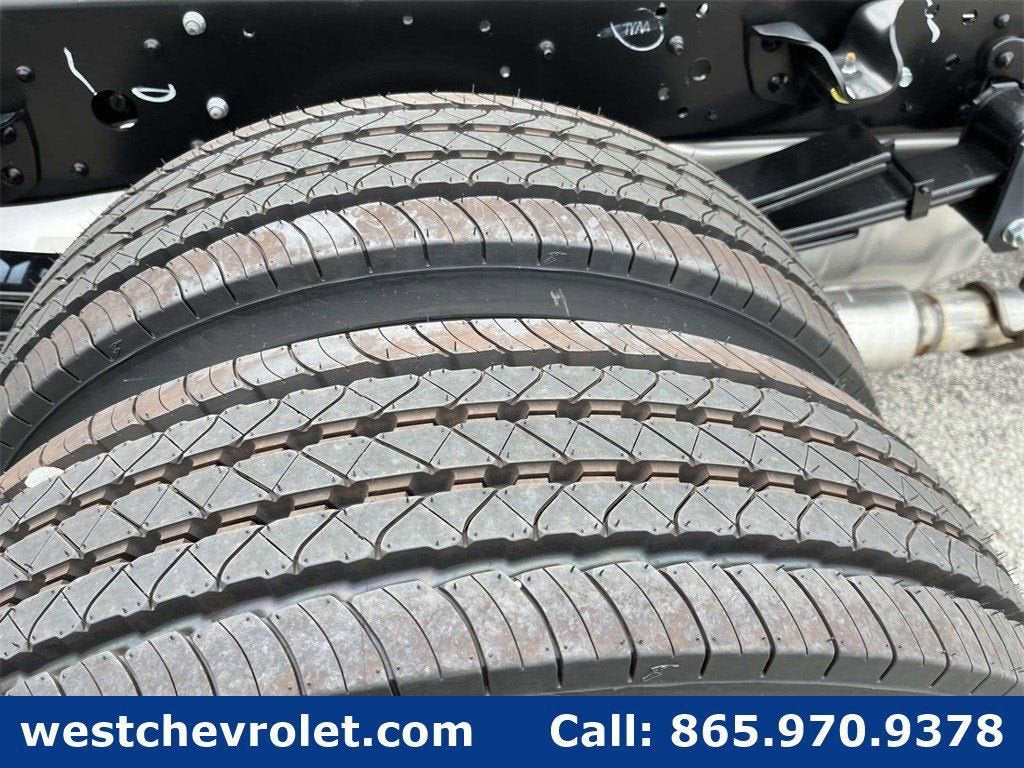 2025 Chevrolet Low Cab Forward 4500 1WT