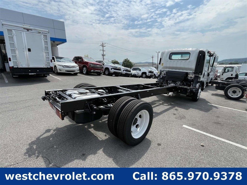 2025 Chevrolet Low Cab Forward 4500 Base