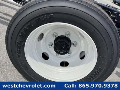 2025 Chevrolet Low Cab Forward 4500 Base