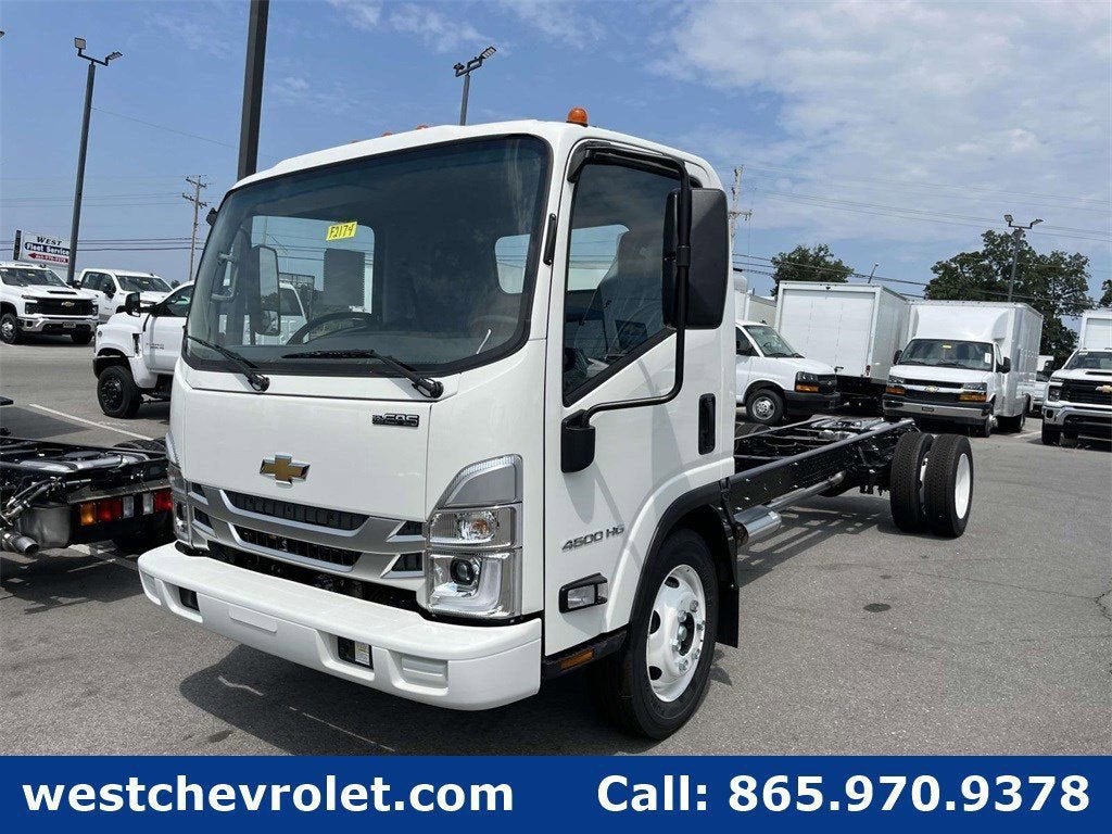 2025 Chevrolet Low Cab Forward 4500 Base