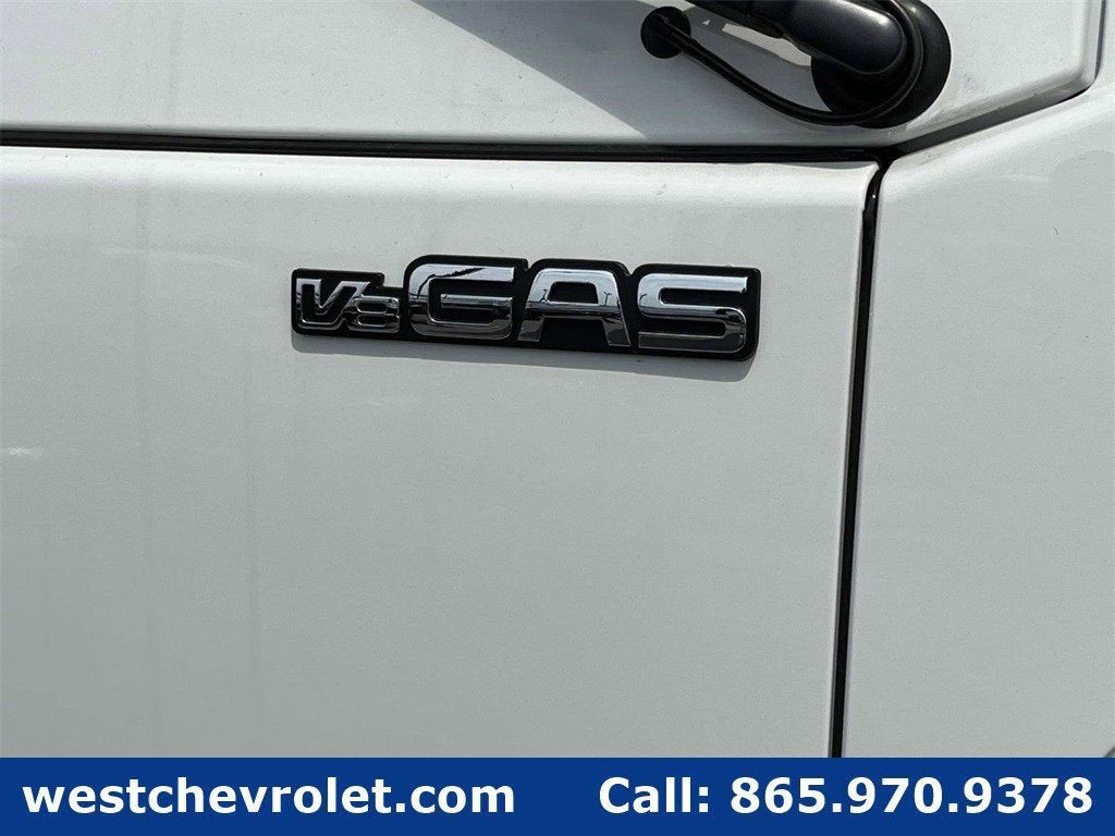 2025 Chevrolet Low Cab Forward 4500 Base