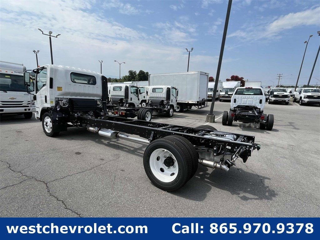 2025 Chevrolet Low Cab Forward 4500 Base