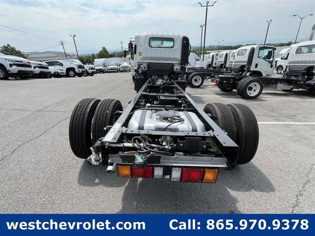 2025 Chevrolet Low Cab Forward 4500 Base