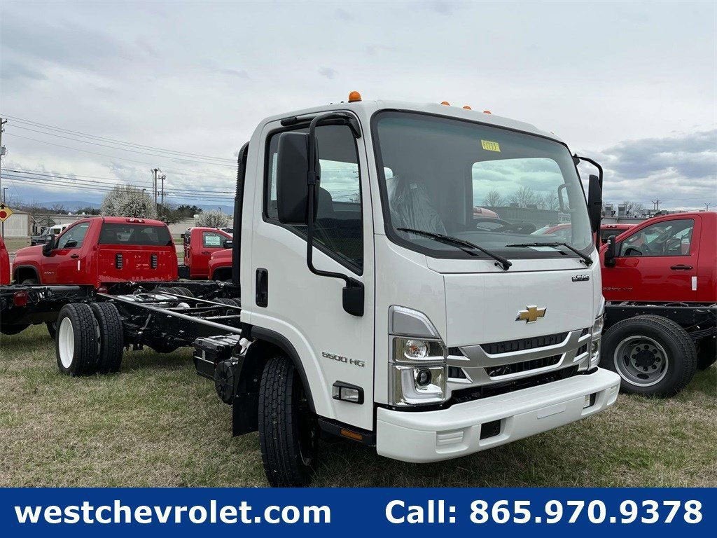 2025 Chevrolet Low Cab Forward 5500 HG Base