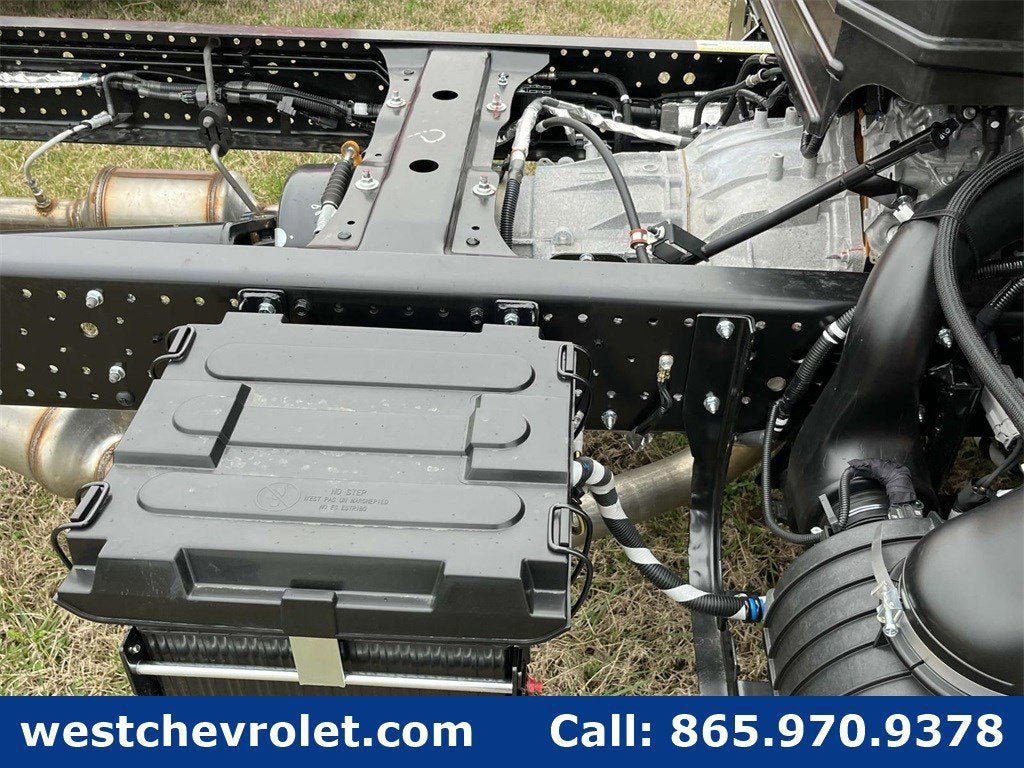 2025 Chevrolet Low Cab Forward 5500 HG Base