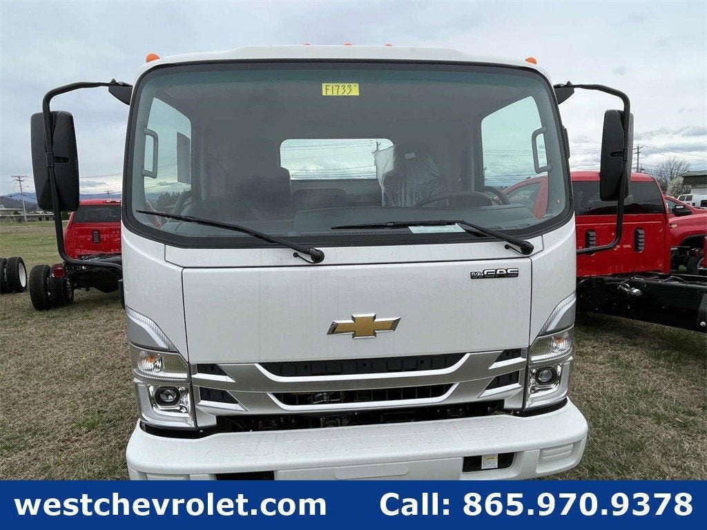 2025 Chevrolet Low Cab Forward 5500 HG Base