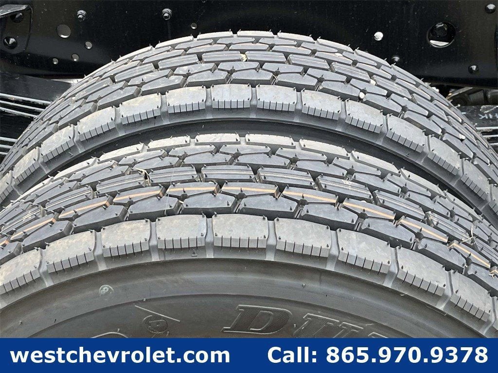 2025 Chevrolet Low Cab Forward 5500 HG Base