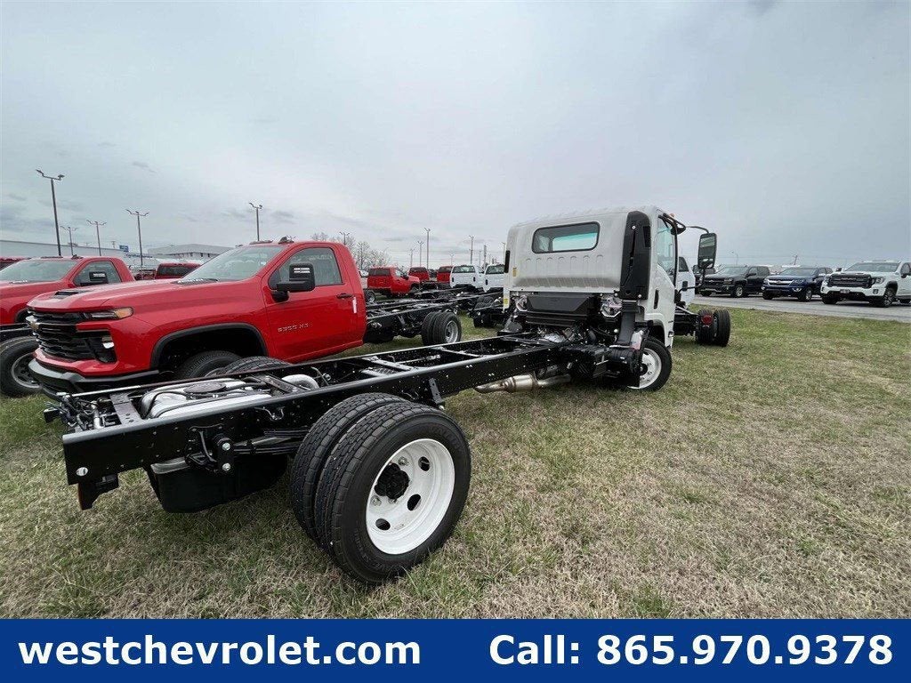 2025 Chevrolet Low Cab Forward 5500 HG Base