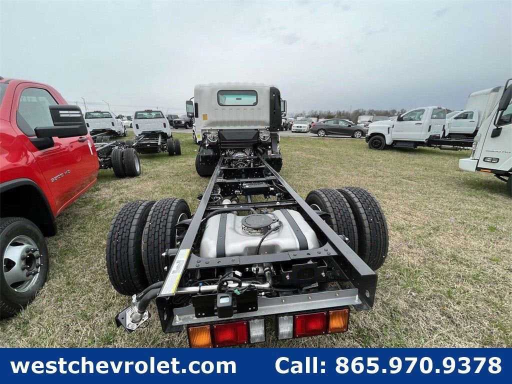 2025 Chevrolet Low Cab Forward 5500 HG Base
