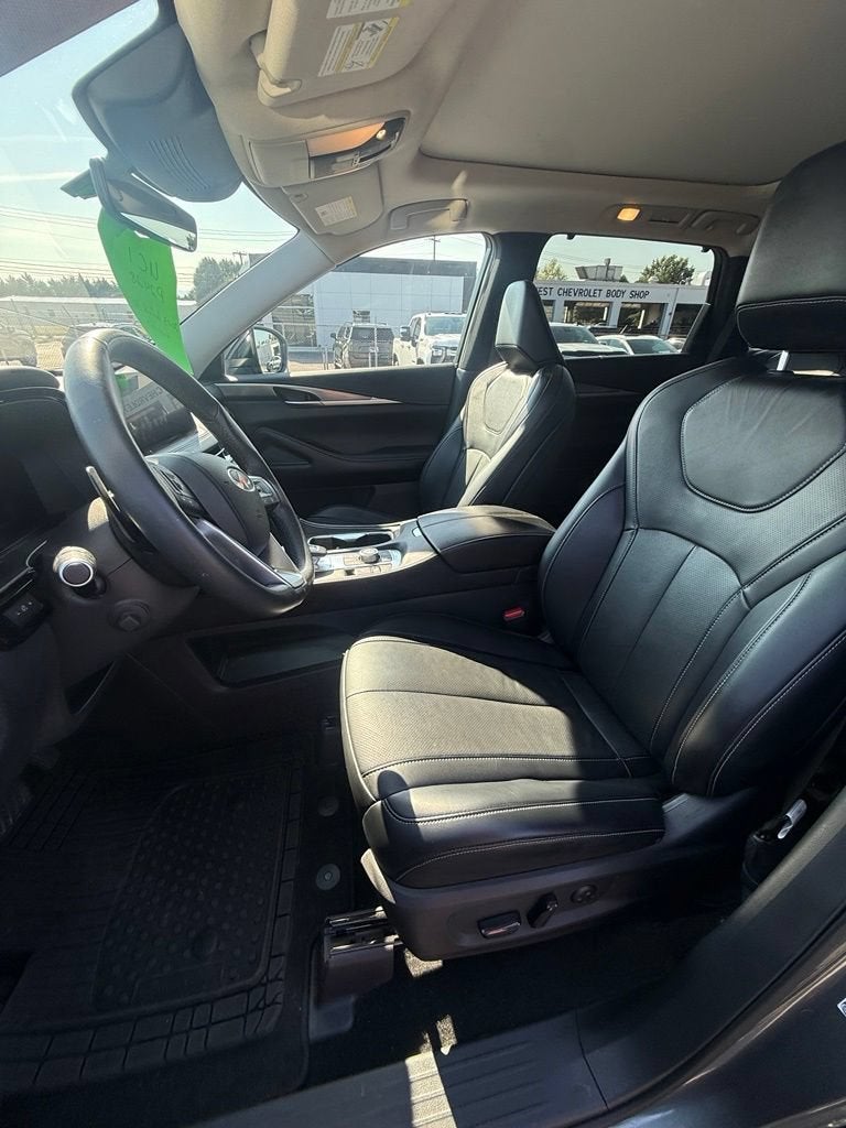 2023 INFINITI QX60 LUXE