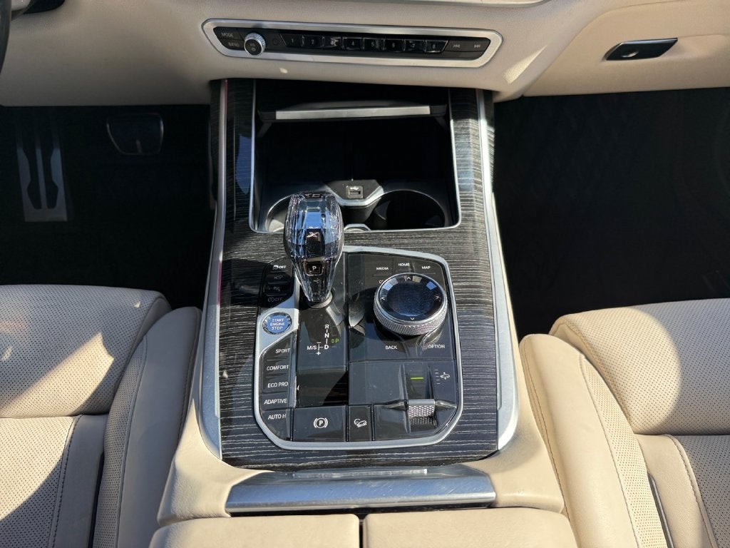 2022 BMW X7 M50i
