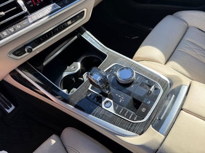 2022 BMW X7 M50i