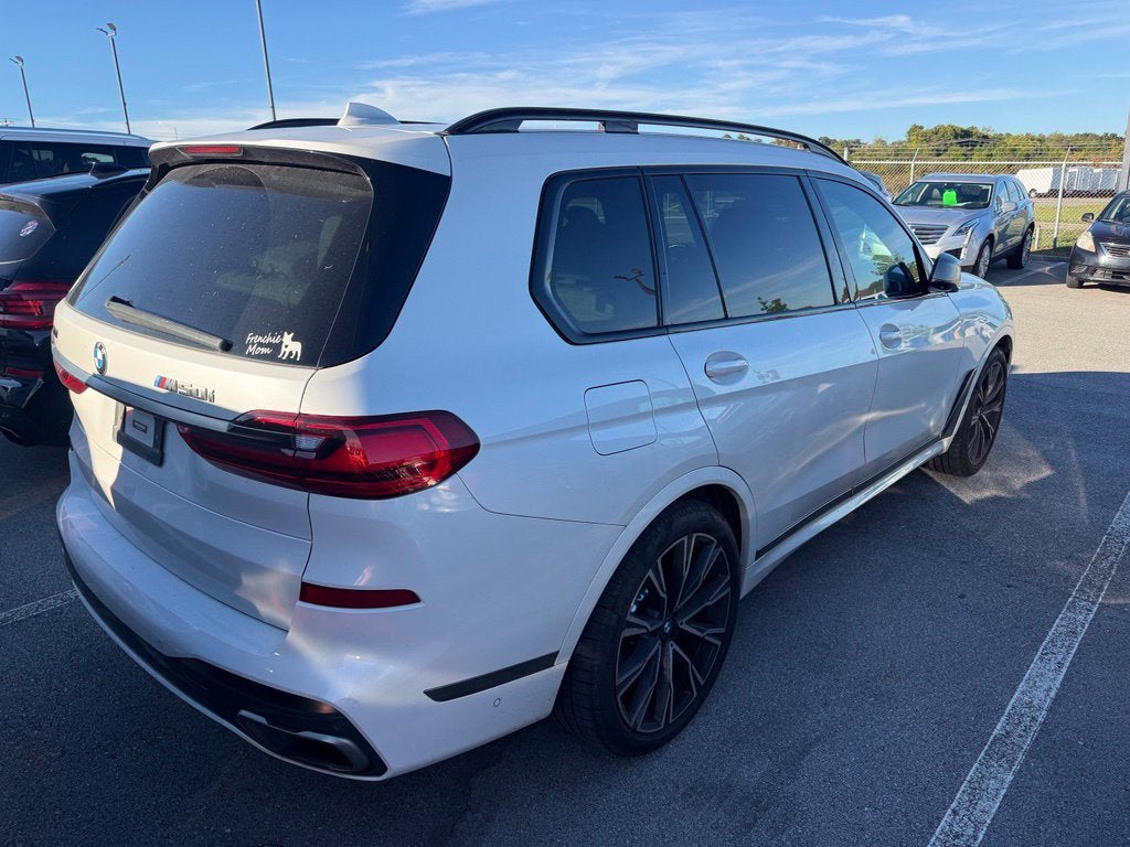 2022 BMW X7 M50i