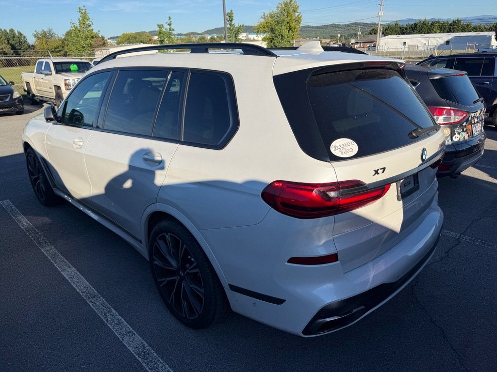 2022 BMW X7 M50i