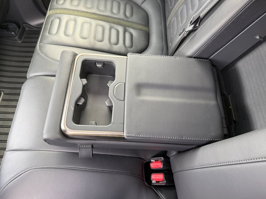 2022 RIVIAN R1T Adventure Package
