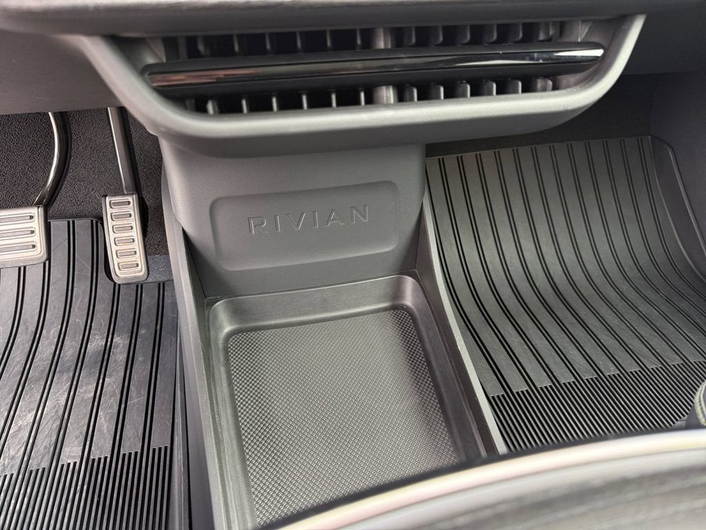 2022 RIVIAN R1T Adventure Package