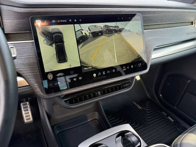 2023 RIVIAN R1T Adventure