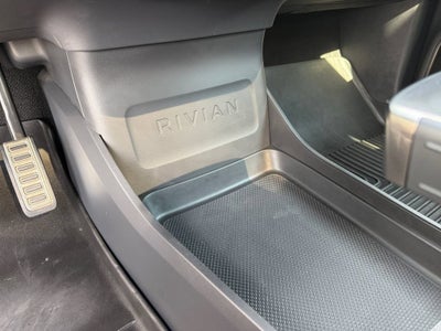 2023 RIVIAN R1T Adventure