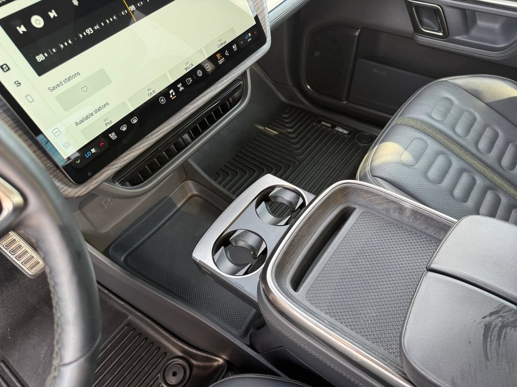 2023 RIVIAN R1T Adventure
