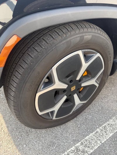 2023 RIVIAN R1T Adventure