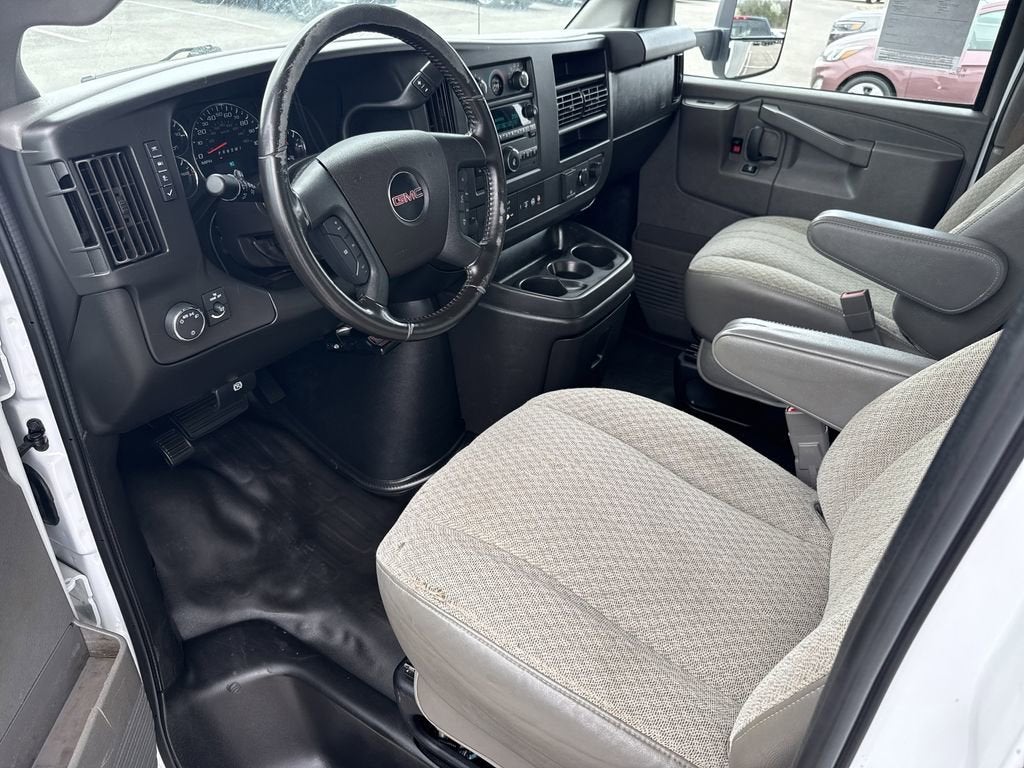 2020 GMC Savana Cutaway 4500 Base