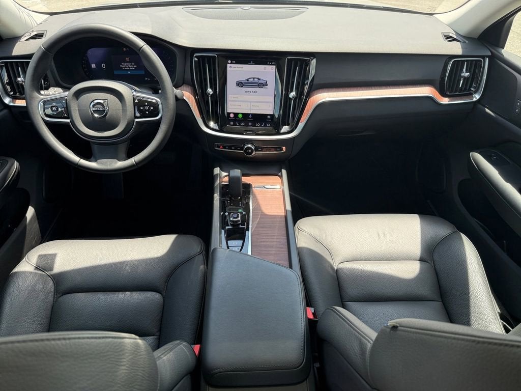 2024 Volvo S60 Plus Dark Theme