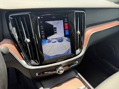 2024 Volvo S60 Plus Dark Theme