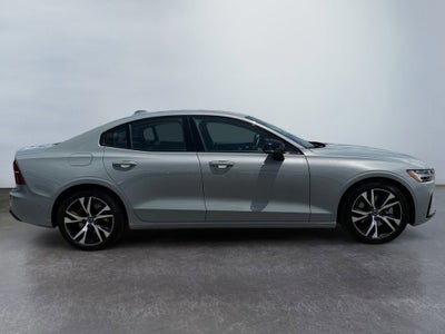 2024 Volvo S60 Plus Dark Theme