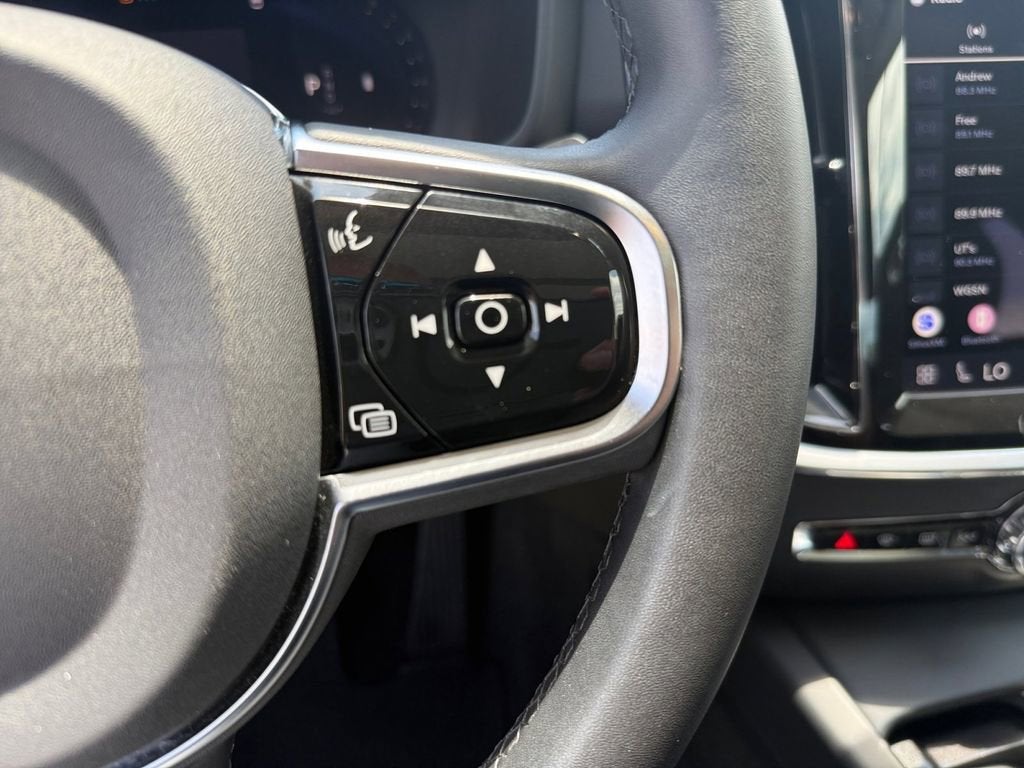 2024 Volvo S60 Plus Dark Theme