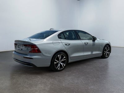 2024 Volvo S60 Plus Dark Theme