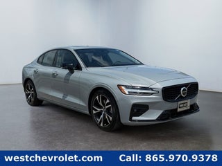 2024 Volvo S60 Plus Dark Theme