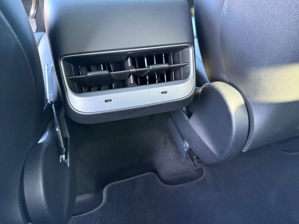 2024 Tesla Model Y Base