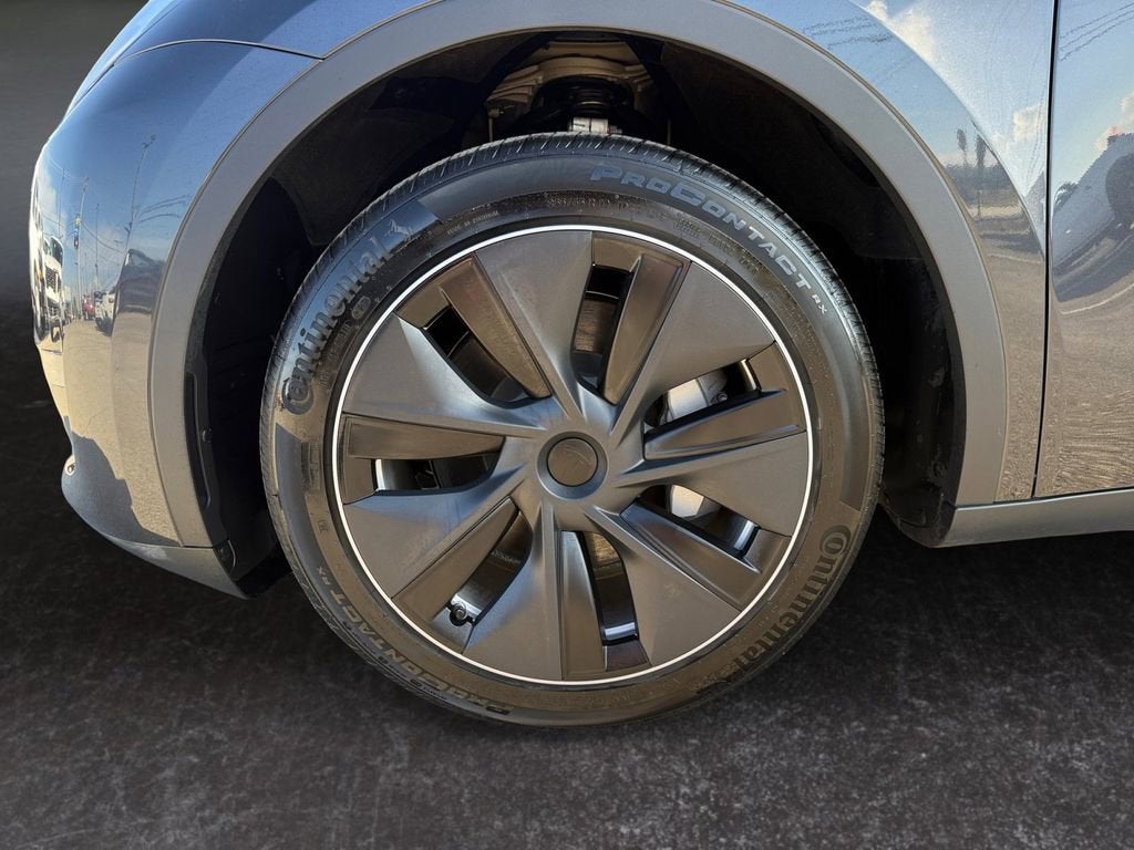 2024 Tesla Model Y Base