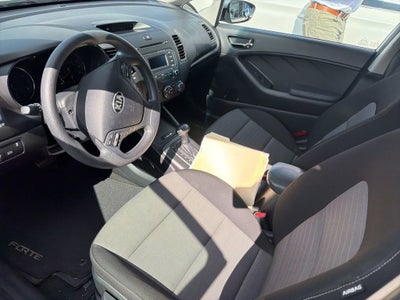 2016 Kia Forte 5-Door LX