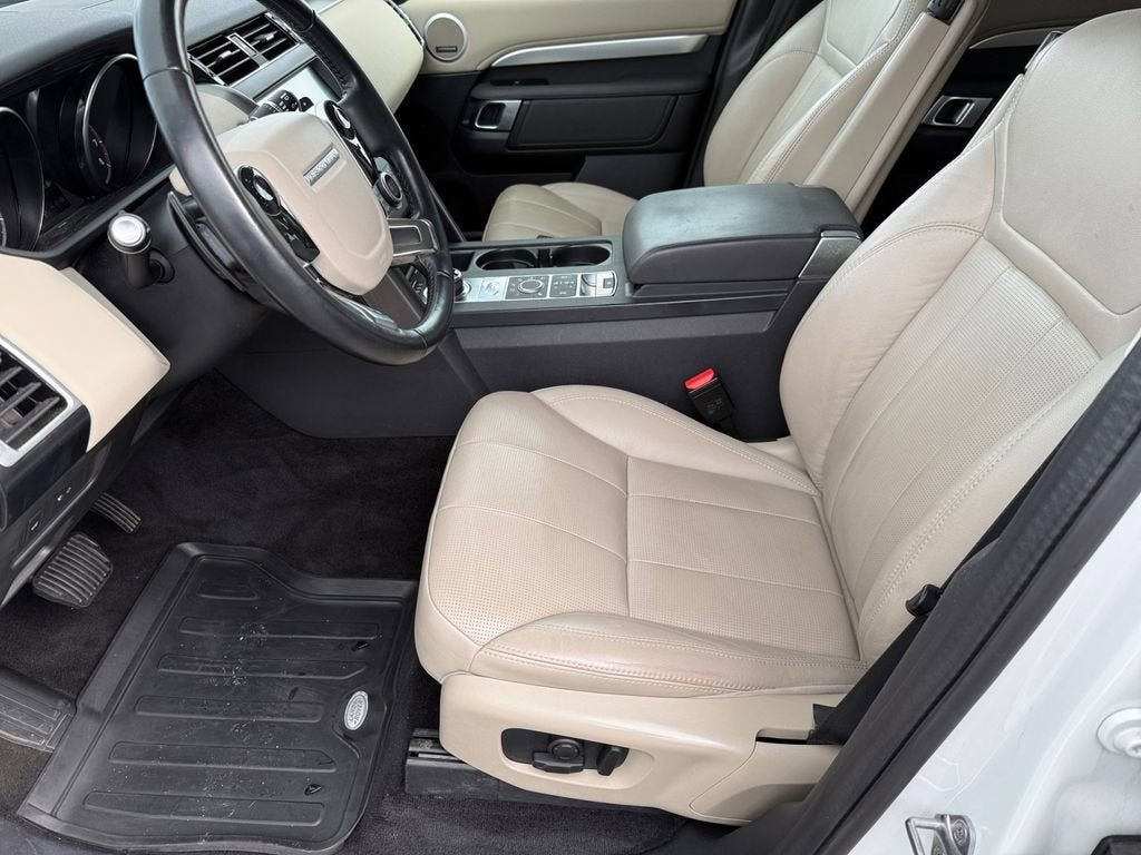 2020 Land Rover Discovery Landmark Edition